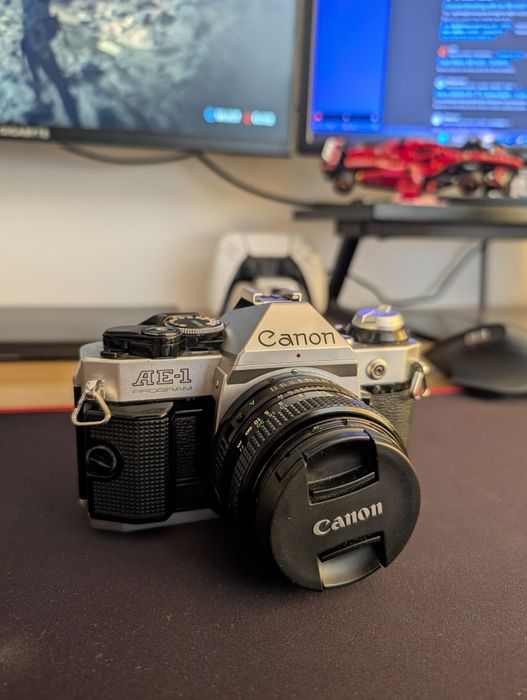Canon AE-1 Program + Obiectiv Canon FD 50mm f/ 1.8