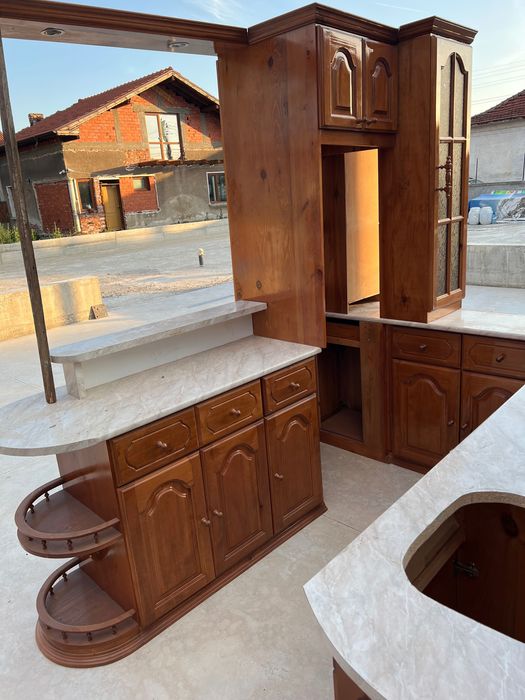 Кухня от масивен дървен материал