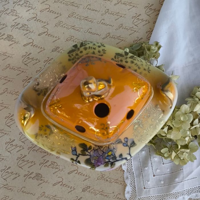 Японски порцеланов съд с капак( арома/ тамян)