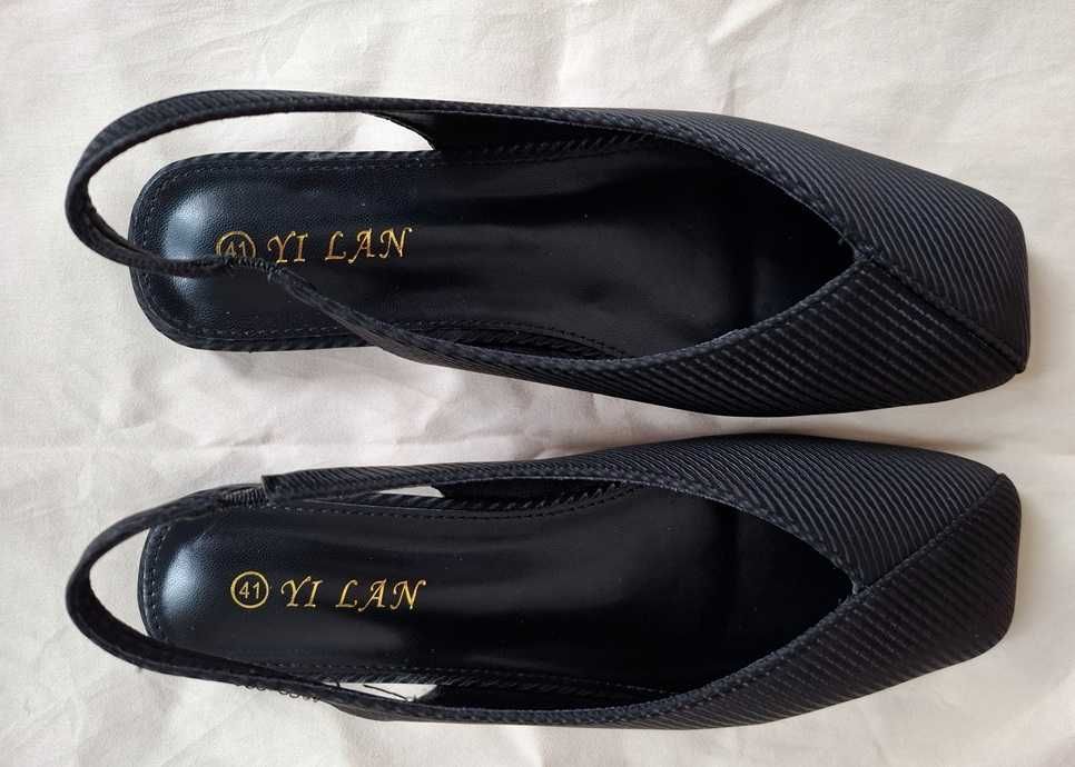 Женские босоножки элегантный современный дизайн  40-41 размер