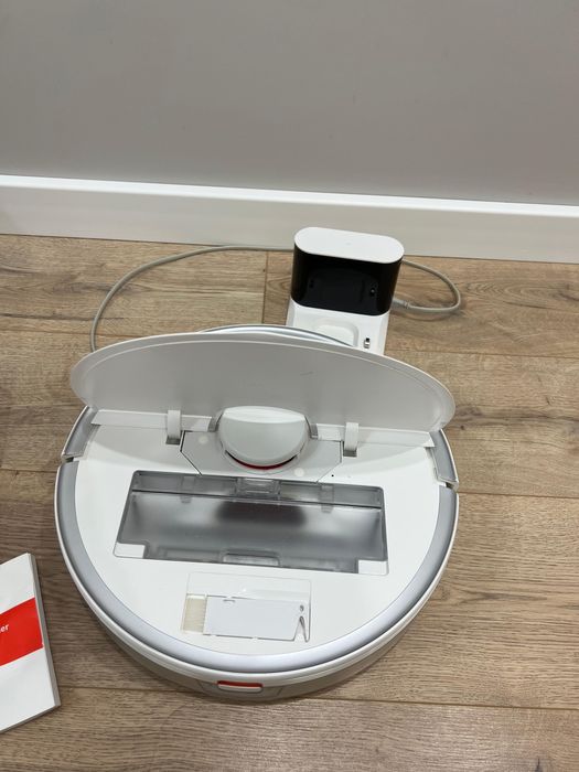 Пылесос почти новый сост идеально