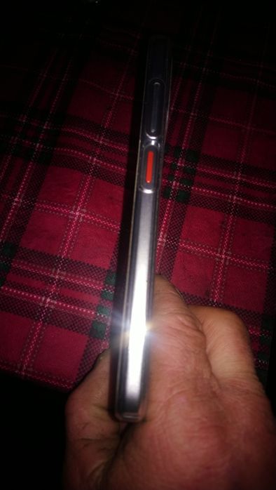 Vind telefon că-și nou