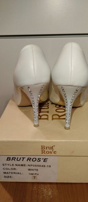 Белые свадебные туфли 37 размер
