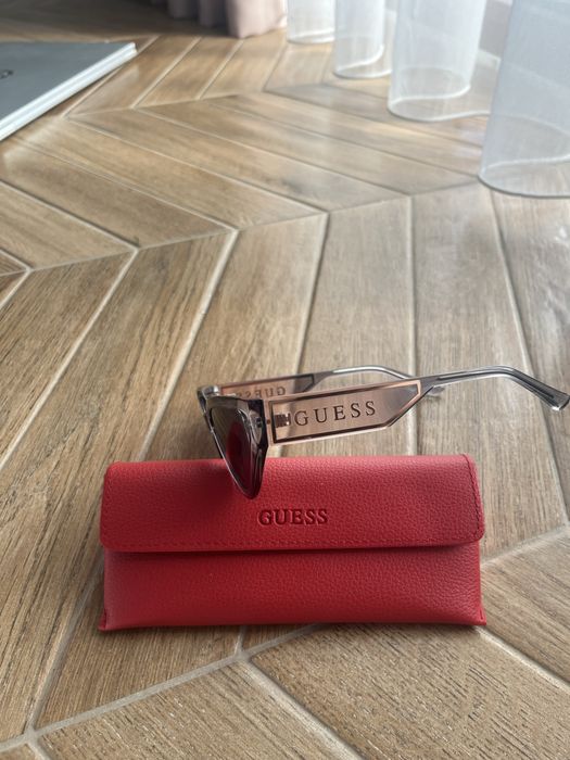 Слънчеви очила Guess