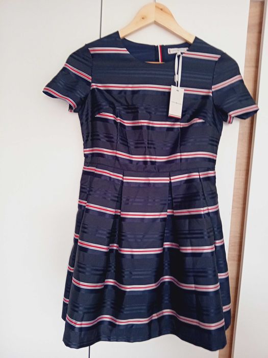Tommy Hilfiger нова рокля 14г