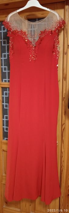 Продаю платье вечернее