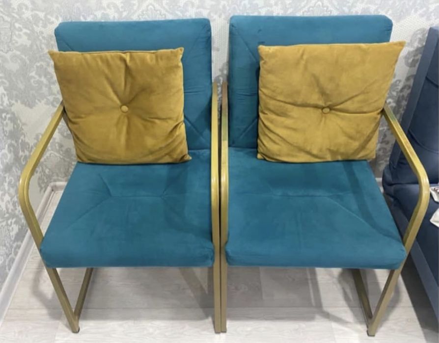 Столик с креслами