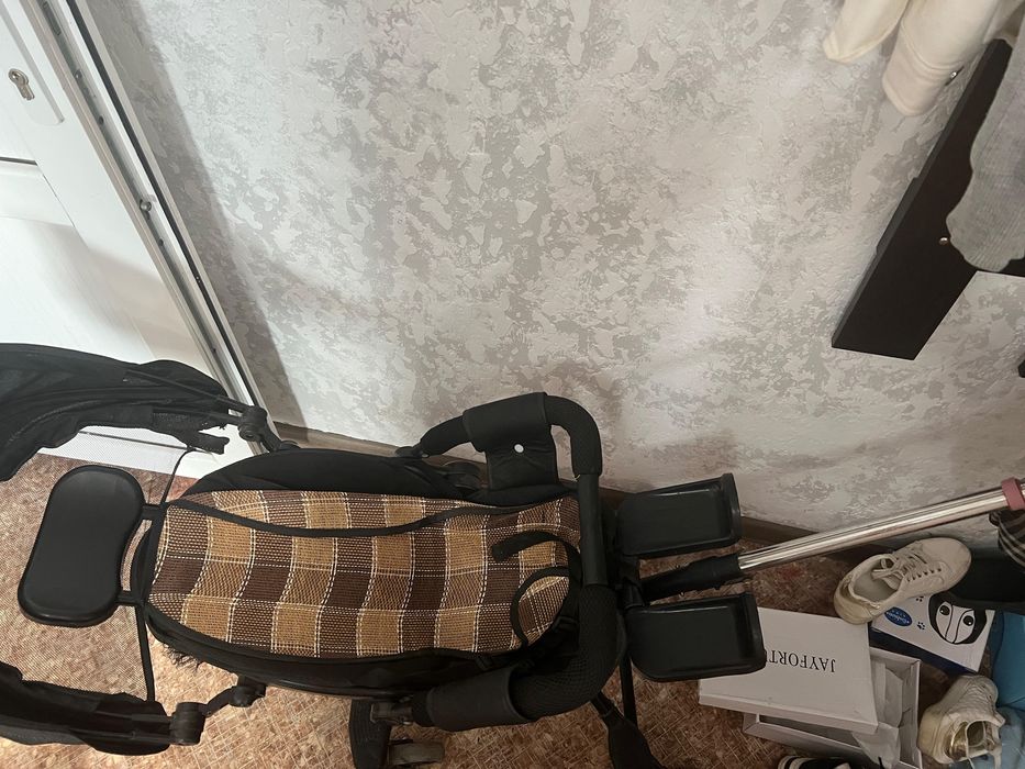 Продается прогулочная каляска.