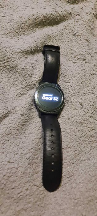 Смарт часовник Samsung Gear S2