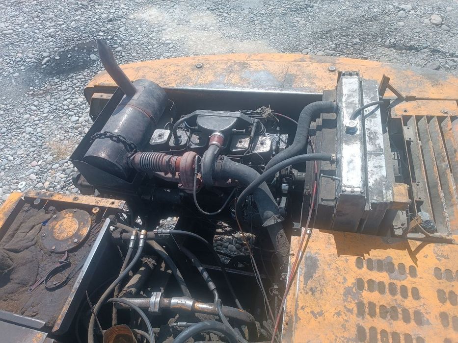 Продаётся экскаватор гусеничный