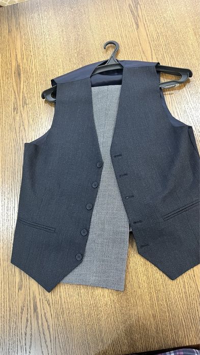 Костюм троика серый