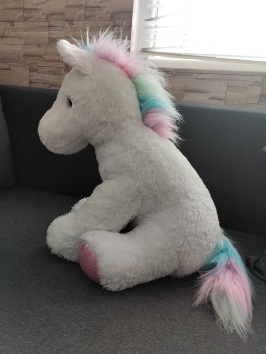 Голям плюшен еднорог