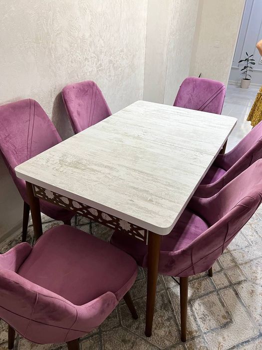 Стол со стульями