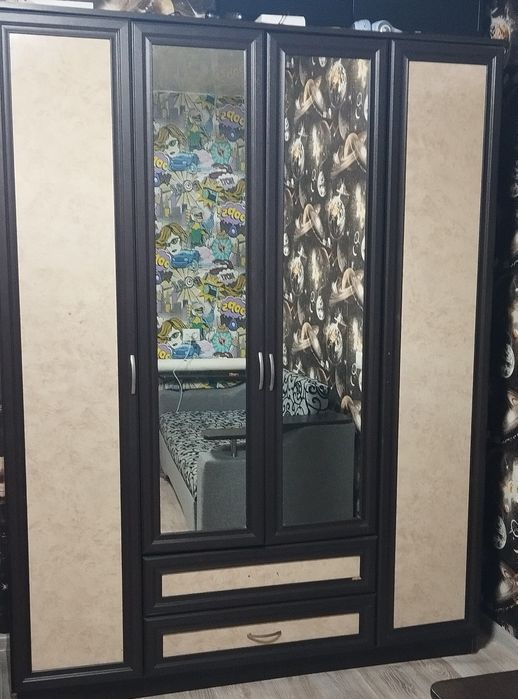 Продам шкаф Б/у срочно