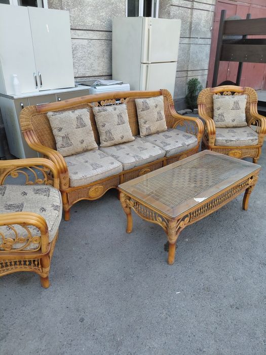 Продам привозной роскошный диван кресло