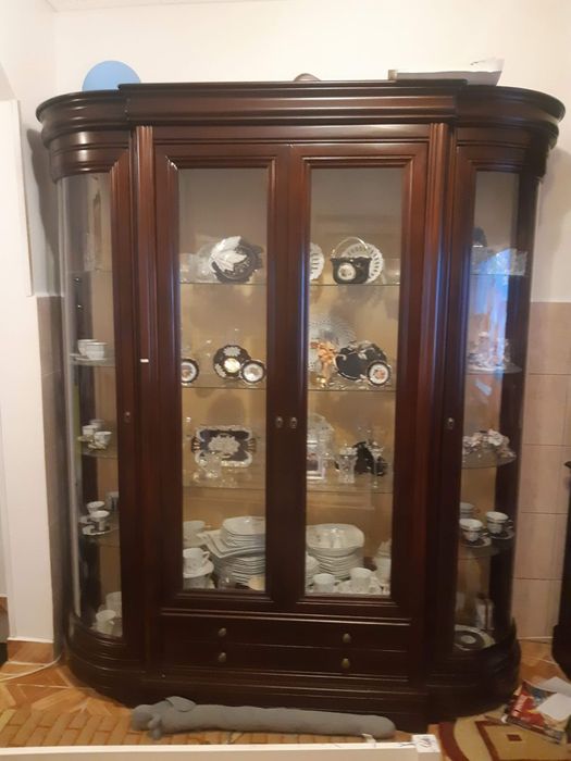 Vand mobila din lemn masiv