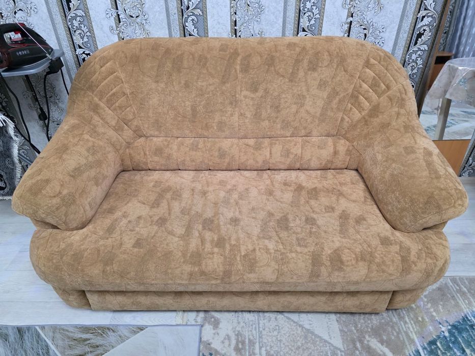 Диван в хорошем состоянии