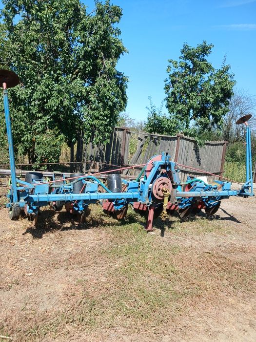 Tractor cu utilaje de vanzare