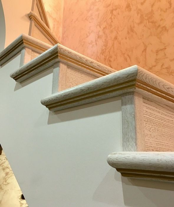 Plintus плинтус из деревянный постамент