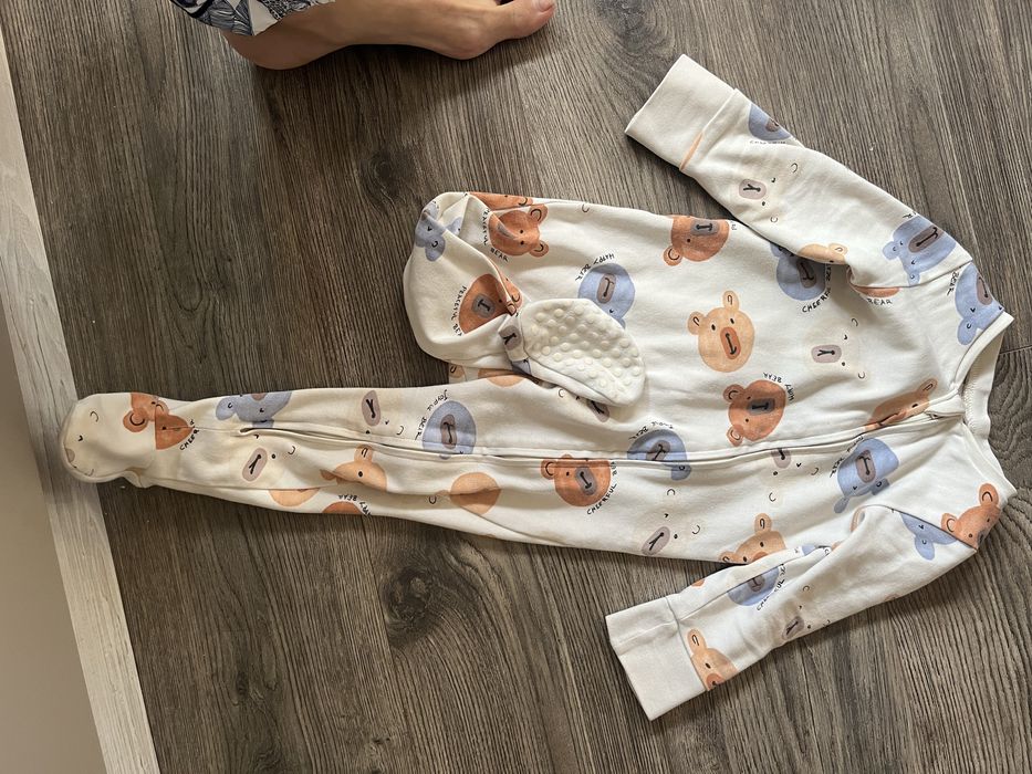 Бебешки ромпъри на HM и Zara