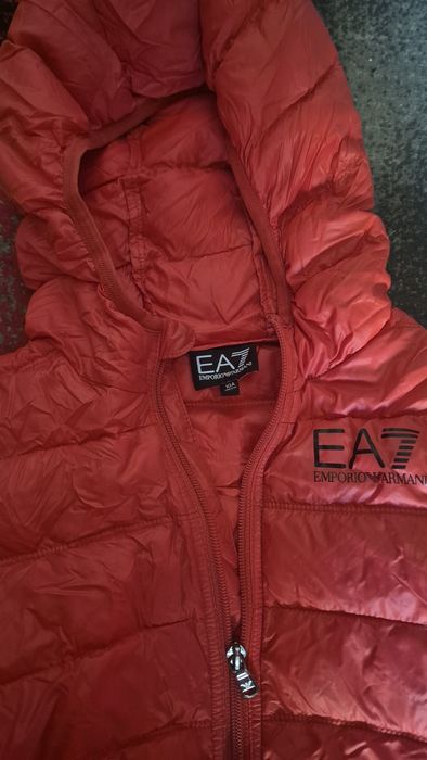 Vând geaca Emporio Armani