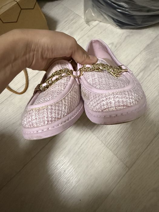 Балетки или лоферы очень в хор состоянии