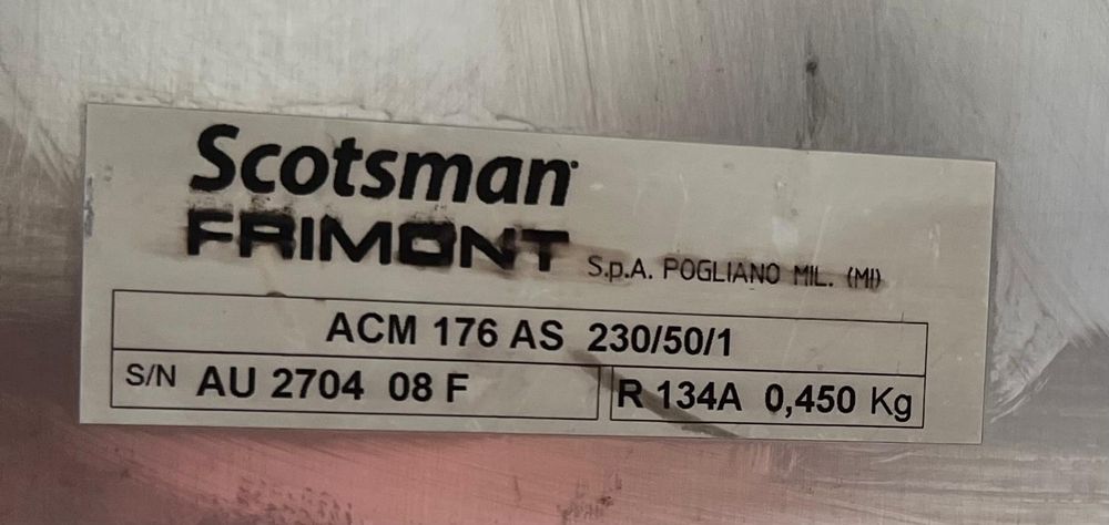 Професионален ледогенератор SCOTSMAN  ac 176
