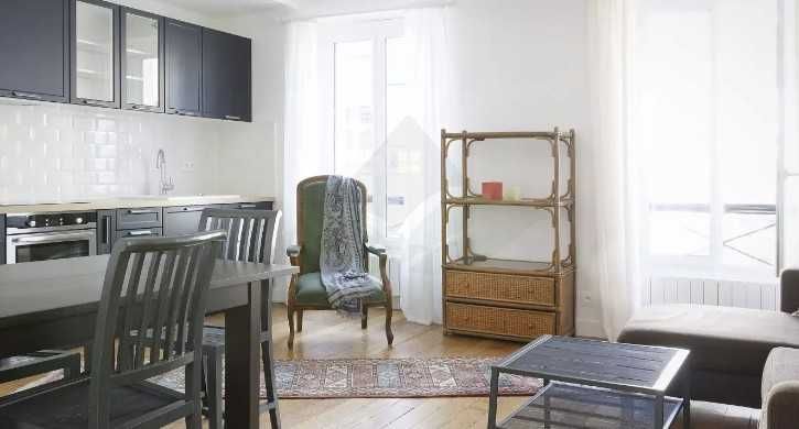 Дава се под наем Тристаен апартамент в Пловдив, Център - 70 кв.м за 183.6 € - Снимка #2