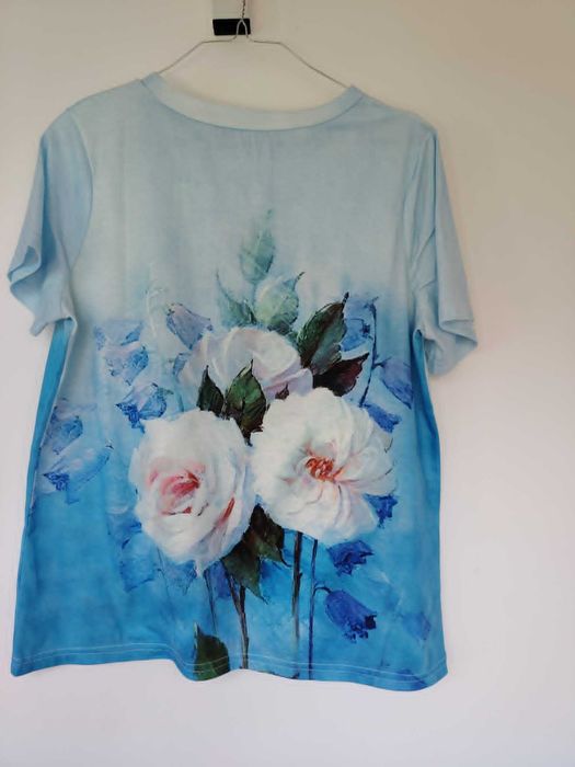 Tricou bleo cu flori, marimea 38-40/M