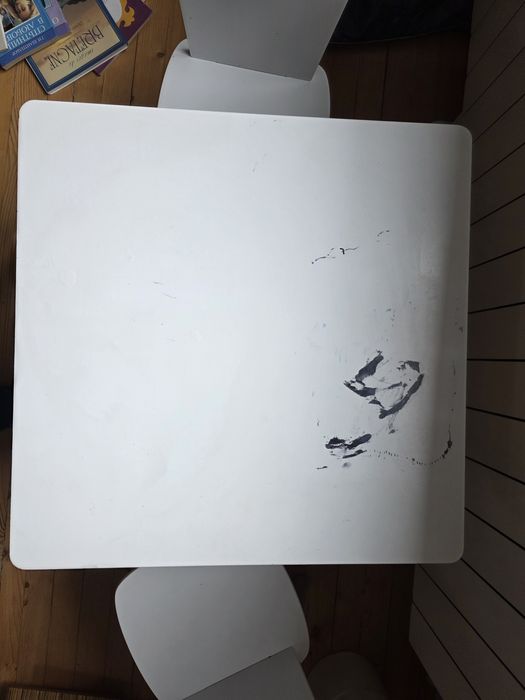 Детска масичка със столчета