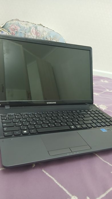 Самсунг ноутбук!