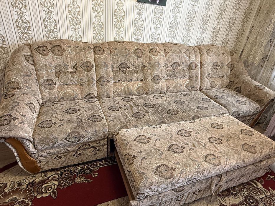 Продам диван угловой с креслом