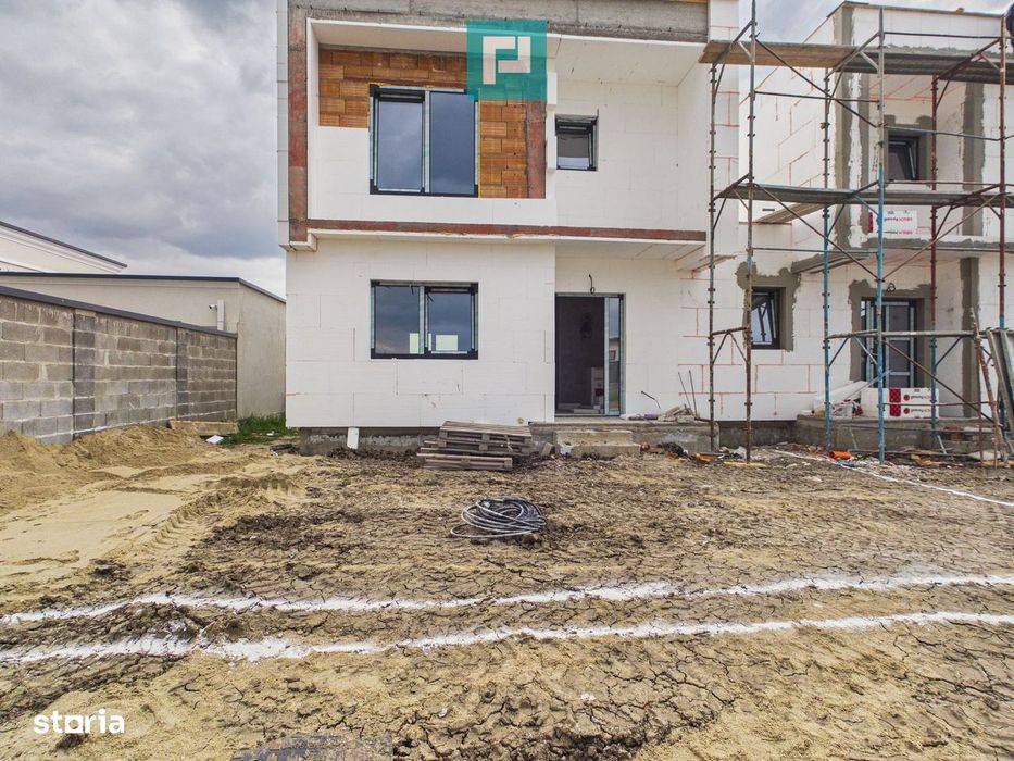 Duplex în Săcălaz despartit prin cameră tehnica