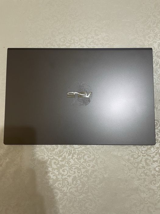 Ноутбук ASUS.