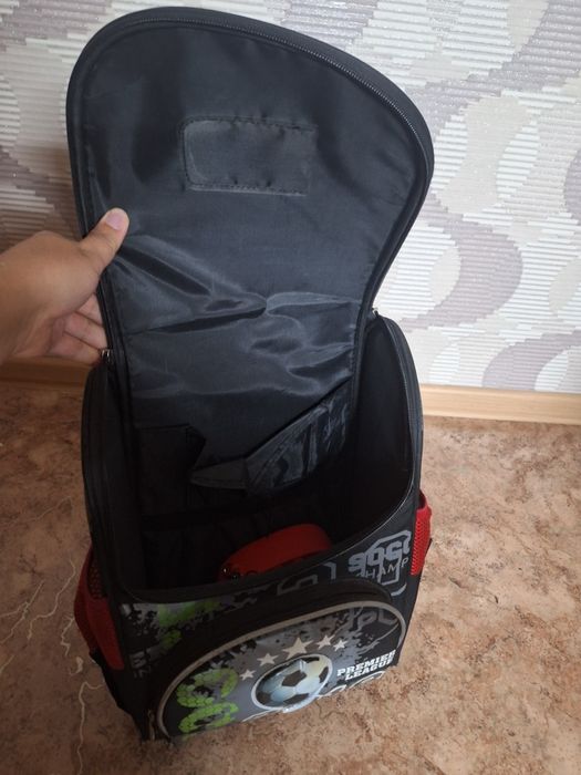 Продам детский портфель