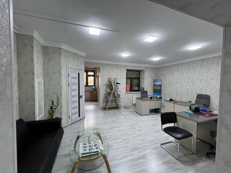 Сдается офис в центре Ойбек !!!