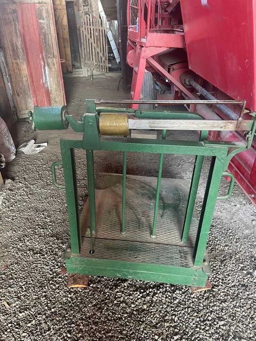 Cantare de vinzare de 100 de kg side 750 kg