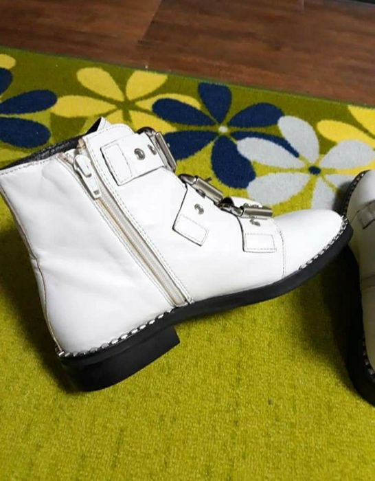 Ghete / botine albe Topshop 38, piele fină, noi