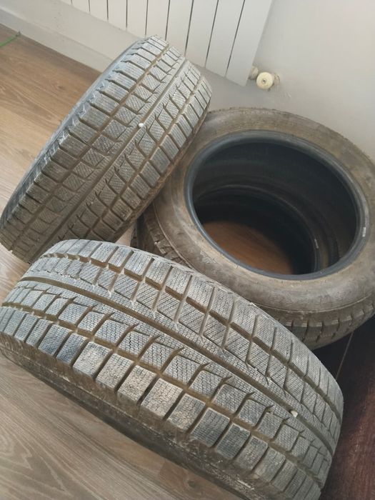 Продам зимние шины 215/60/16