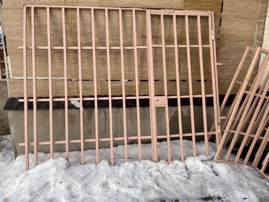 Продам решетки из металла б/у