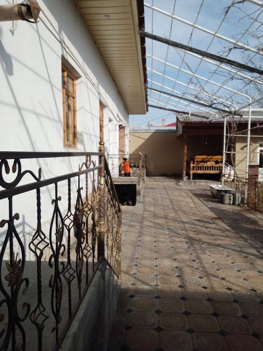 Sagdiyanada hovli sotiladi 6 sotk