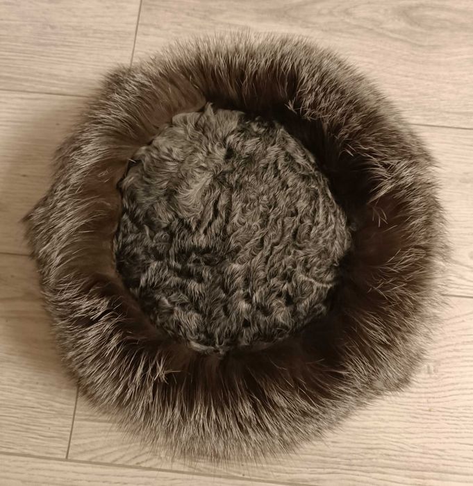 Шапка песец и каракуль  56 размер