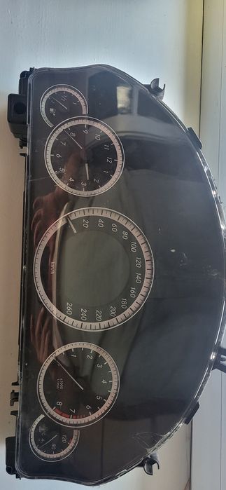 Продам щиток прибор на мерседес  w211