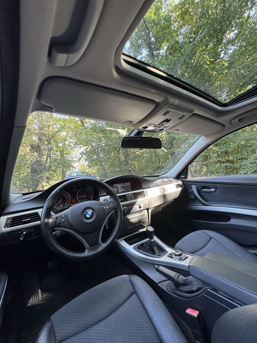 BMW 320d xDrive LCI | 177 CP | Kit M | Bi-Xenon | Navi Professional