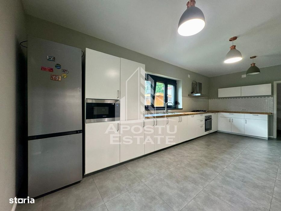 Vila cu 4 camere zona Lipovei