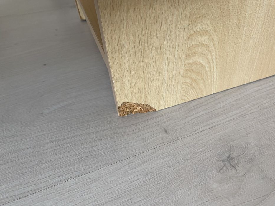 Продавам голямо ученическо бюро