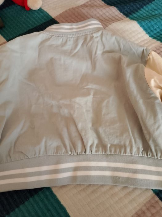 продам бомбер для девочки