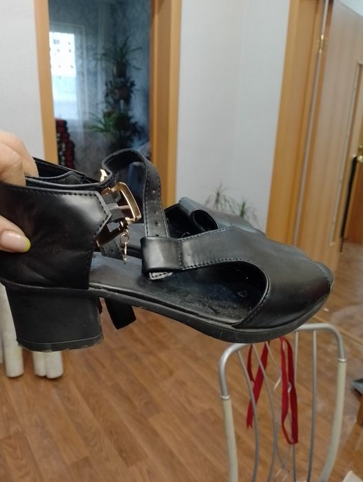 Босоножки женские