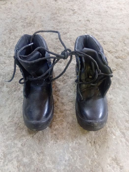 Рабочие сапоги 40 размера новый