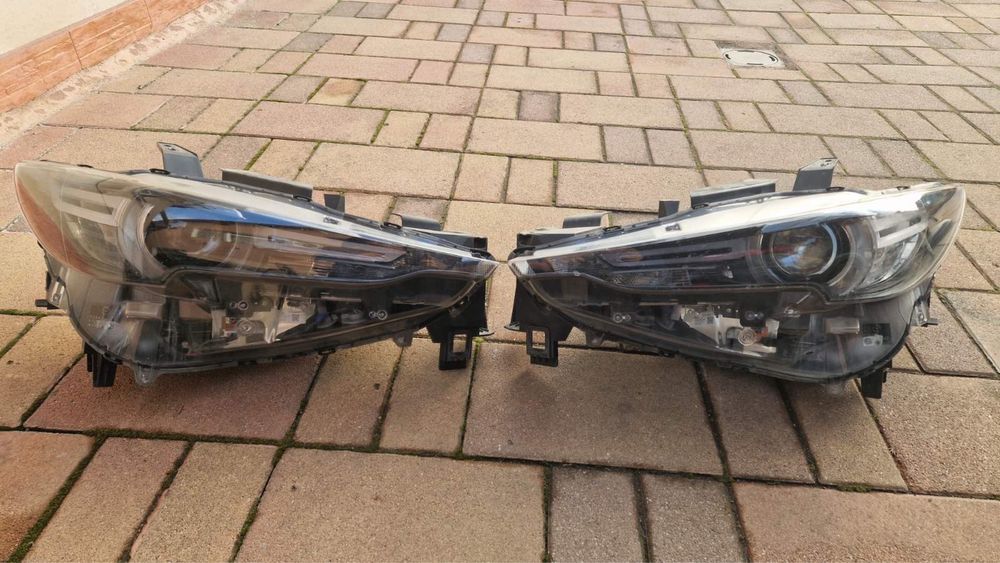 Фар и стоп за Мазда